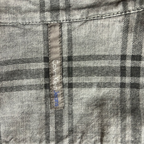 Mens Calvin Klein Jeans Ombré Gray and Black Check Button Down Shirt, size M - Picture 6 of 7